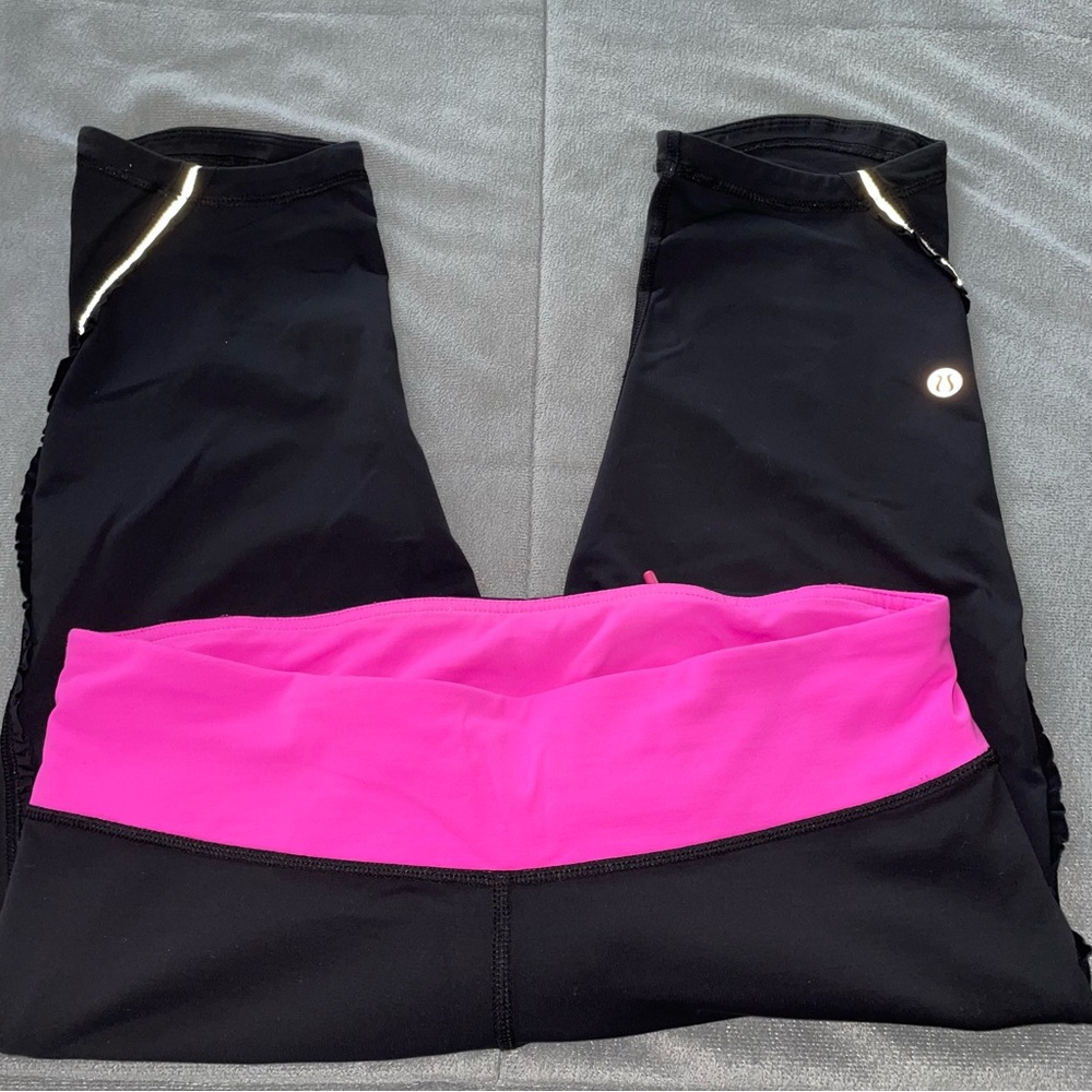 Lululemon crop leggings size 8 - Picture 4 of 8
